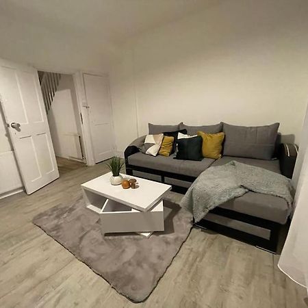 לונדון Comfortable 2 Bedroom On Tower Bridge מראה חיצוני תמונה